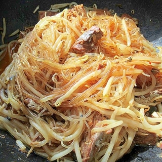 サバ味噌煮缶のもやし春雨炒め